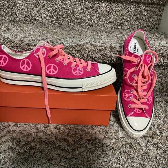 Converse Shoes - Converse peace pink NIB 12 Chucks
